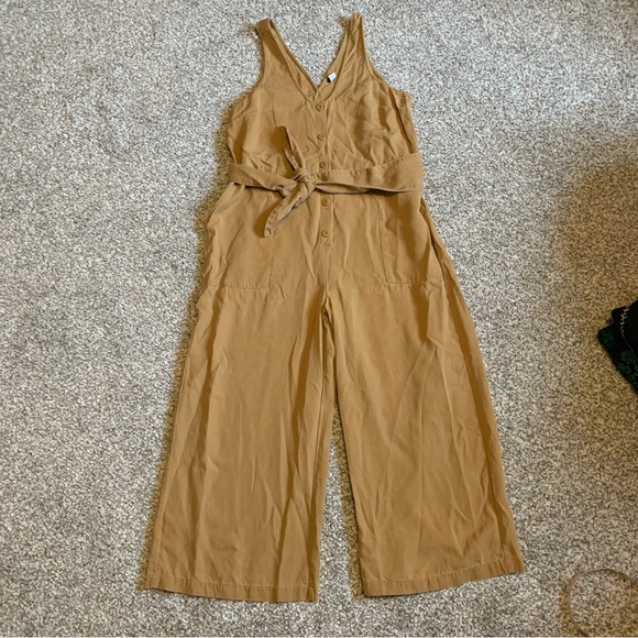 [Old Navy] Wide Leg Tie Waist Jumpsuit - Picture 9 of 9